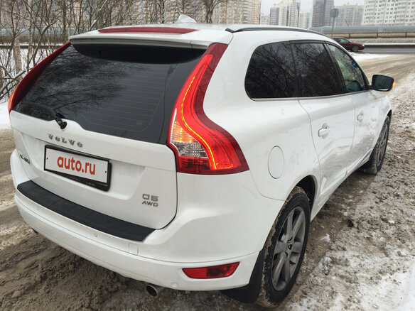 2011 Volvo XC60 I, белый - вид 3