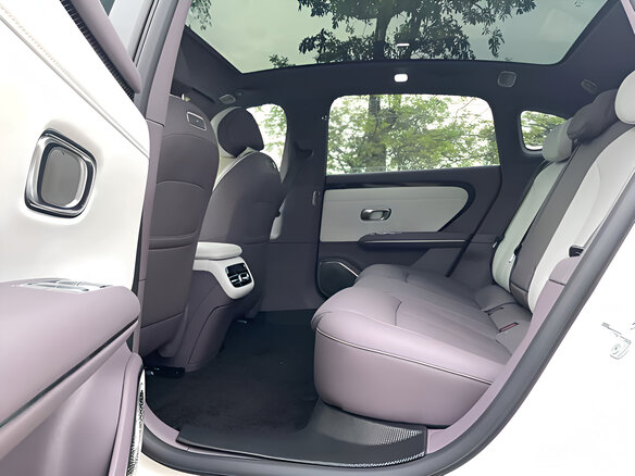 2026 Changan Qiyuan A06 28.39 kWh, серебристый, 2900843 рублей - вид 11