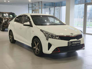2021 Kia Rio IV Рестайлинг, белый, 1365000 рублей, вид 3