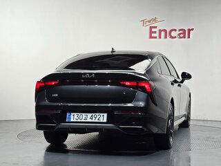 2023 Kia K5 III Рестайлинг, чёрный, 2390200 рублей, вид 4