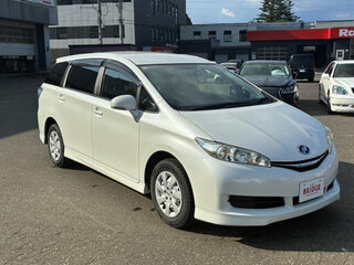 2017 Toyota Wish II Рестайлинг, серебристый, 1400000 рублей, вид 3