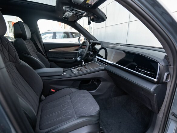 2026 Geely Monjaro I Рестайлинг, серый - вид 18