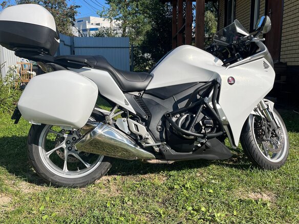 2013 Honda VFR 1200, белый, 900000 рублей - вид 2