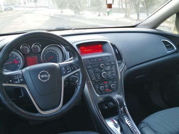 2013 Opel Astra J Рестайлинг, коричневый, 828000 рублей - вид 15