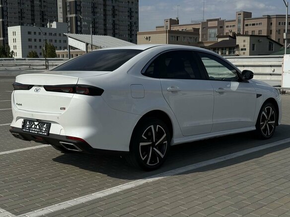 2023 Kaiyi E5, белый - вид 3