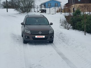 2014 Volkswagen Tiguan I Рестайлинг, коричневый, 1500000 рублей, вид 2