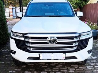 2023 Toyota Land Cruiser 300 Series, белый, 9750000 рублей, вид 1