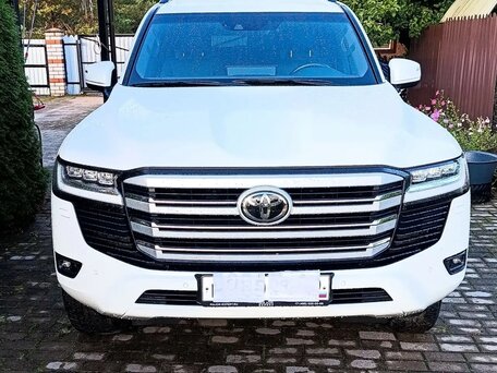 2023 Toyota Land Cruiser 300 Series, белый, 9750000 рублей, вид 1