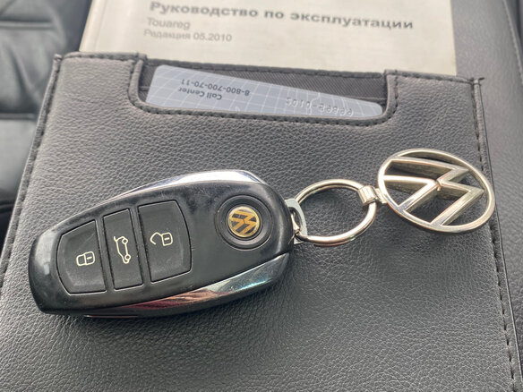 2010 Volkswagen Touareg II, чёрный, 2450000 рублей - вид 17