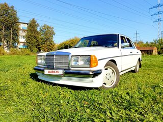 1979 Mercedes-Benz W123 220, белый, 900000 рублей, вид 3