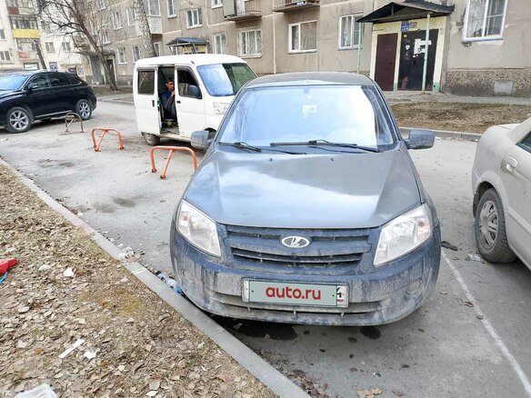 2013 Lada (ВАЗ) Granta I, серебристый, 250000 рублей