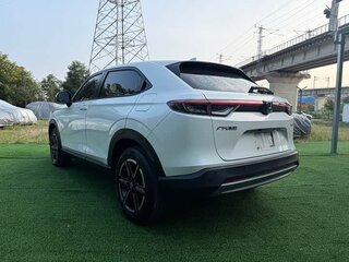 2022 Honda Vezel II, белый, 1470000 рублей, вид 4