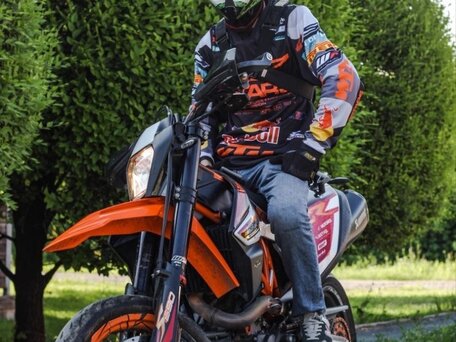 2019 KTM 690 SMC R, белый, 1050000 рублей, вид 2