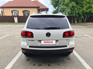 2008 Volkswagen Touareg I Рестайлинг, белый, 1550000 рублей, вид 5