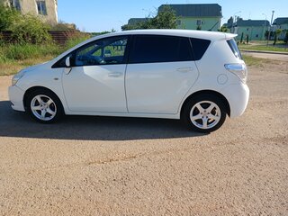 2012 Toyota Verso I, белый, 1000000 рублей, вид 4