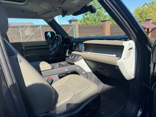 2021 Land Rover Defender 90 II, чёрный, 8300000 рублей, вид 5