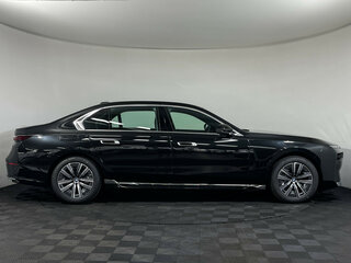 2025 BMW 7 серии 740i xDrive VII (G70), чёрный, 14600000 рублей, вид 4