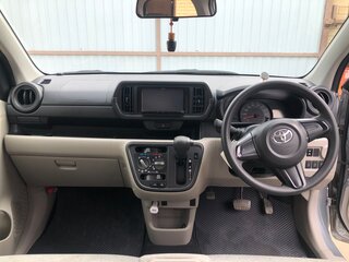 2018 Toyota Passo III, серый, 925000 рублей, вид 3