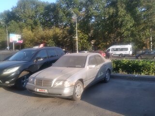 1997 Mercedes-Benz C-Класс 180 5-speed I (W202), серебристый, 235000 рублей, вид 2