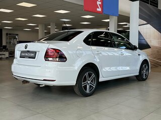 2018 Volkswagen Polo V Рестайлинг, белый, 1070000 рублей, вид 2