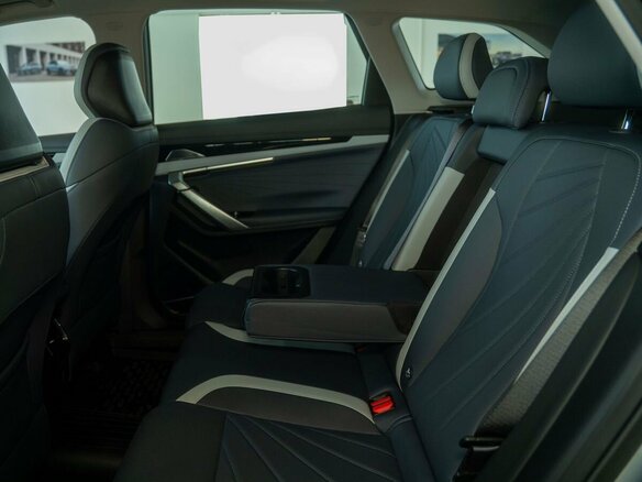 2026 Geely Atlas II, серебристый - вид 9