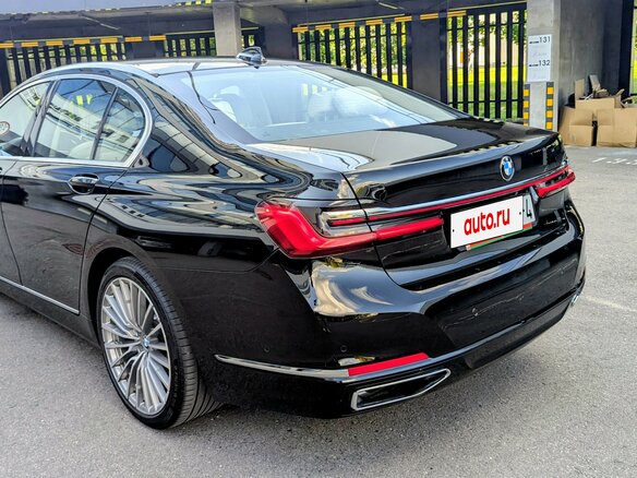 2019 BMW 7 серии 750i xDrive VI (G11/G12) Рестайлинг, чёрный, 6400000 рублей - вид 5
