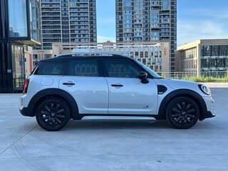 2022 Mini Countryman Cooper II Рестайлинг, белый, 2000000 рублей, вид 4