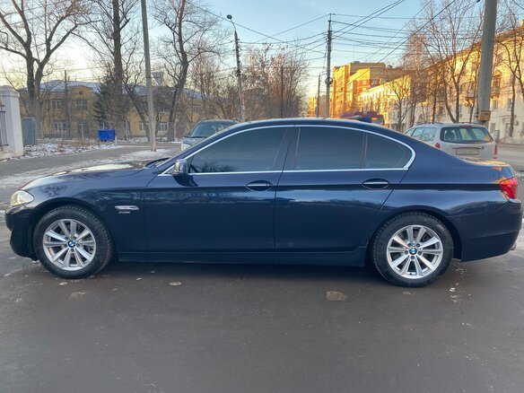 2012 BMW 5 серии 528i xDrive VI (F10/F11/F07), синий - вид 4