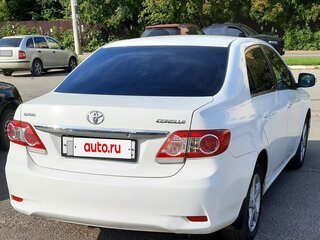 2013 Toyota Corolla X (E140, E150) Рестайлинг, белый, 1390000 рублей, вид 3
