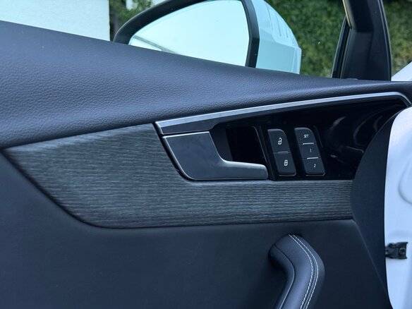2022 Audi A4 40 TFSI V (B9) Рестайлинг, белый, 3890000 рублей - вид 15