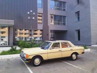 1981 Mercedes-Benz W123 200, бежевый, 600000 рублей, вид 3