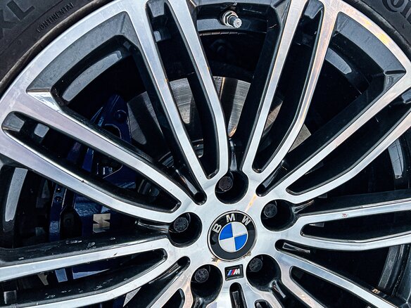2018 BMW 5 серии 530i xDrive VII (G30/G31/G38), белый, 4575000 рублей - вид 2