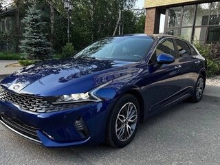 2021 Kia K5 III, синий, 2500000 рублей, вид 1