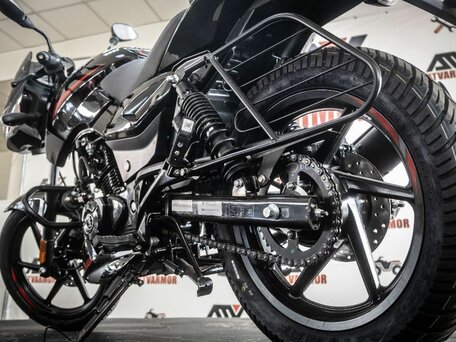 2026 Bajaj Pulsar 180, чёрный, 199000 рублей, вид 5