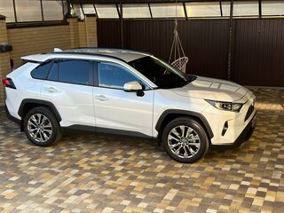 2021 Toyota RAV4 V (XA50), белый, 3850000 рублей, вид 3