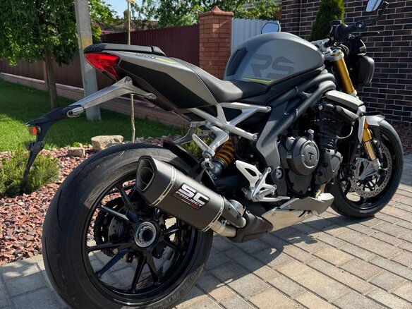 2022 Triumph Speed Triple, серый, 2000000 рублей - вид 4