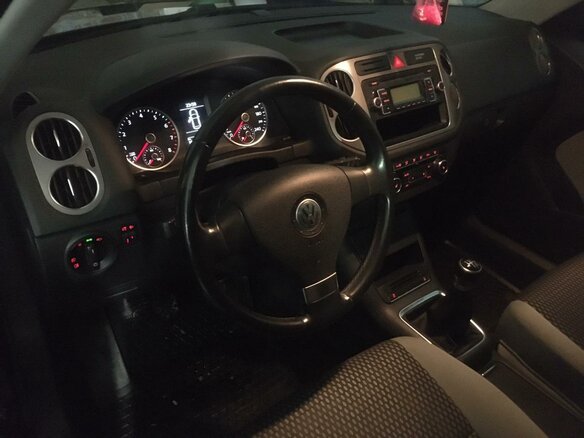 2010 Volkswagen Tiguan I, чёрный - вид 3