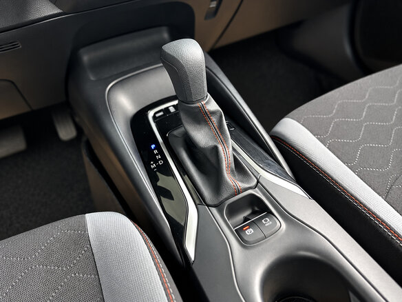 2023 Toyota Corolla XII (E210), серебристый, 1360000 рублей - вид 13