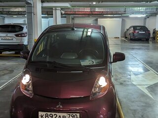 2011 Mitsubishi i-MiEV, красный, 900000 рублей, вид 1