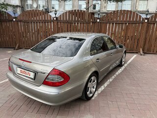 2007 Mercedes-Benz E-Класс 550 III (W211, S211) Рестайлинг, серый, 1350000 рублей, вид 4