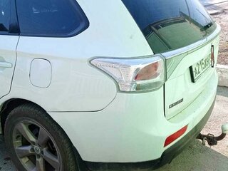 2012 Mitsubishi Outlander III, белый, 1800000 рублей, вид 4