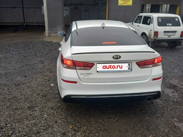 2019 Kia Optima IV Рестайлинг, белый, 1500000 рублей - вид 5