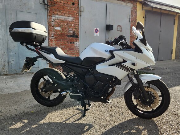 2013 Yamaha XJ6 (FZ6R), белый, 650000 рублей - вид 1