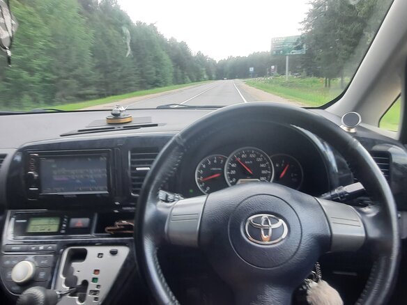 2003 Toyota Wish I, белый, 1200000 рублей - вид 9