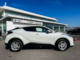 2020 Toyota C-HR I Рестайлинг, белый, 2689000 рублей, вид 4