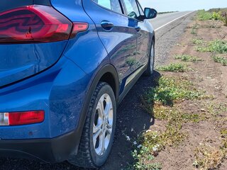 2017 Chevrolet Bolt I, синий, 1500000 рублей, вид 4