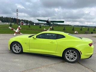 2020 Chevrolet Camaro VI Рестайлинг, жёлтый, 2870000 рублей, вид 4