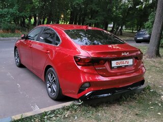 2021 Kia Cerato IV Рестайлинг, красный, 2050000 рублей, вид 4