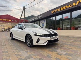 2021 Kia K5 III, белый, 2950000 рублей, вид 1