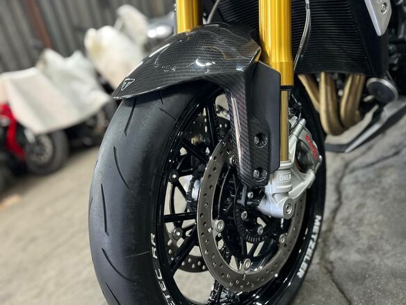 2021 Triumph Speed Triple, серый, 1520000 рублей - вид 26